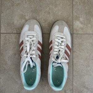 Adidas Sambas/ size 9/ hardly worn ( probably 3 times)